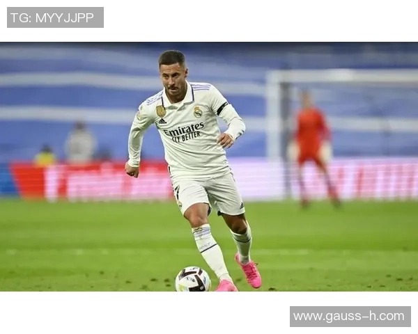 阿扎尔与足球明星的传奇故事探秘及其在球场上的辉煌瞬间